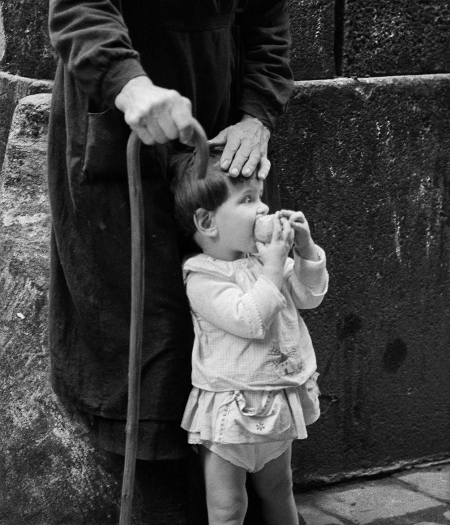 La mano protectora, Barrio de la Ribera, Barcelona, 1963
