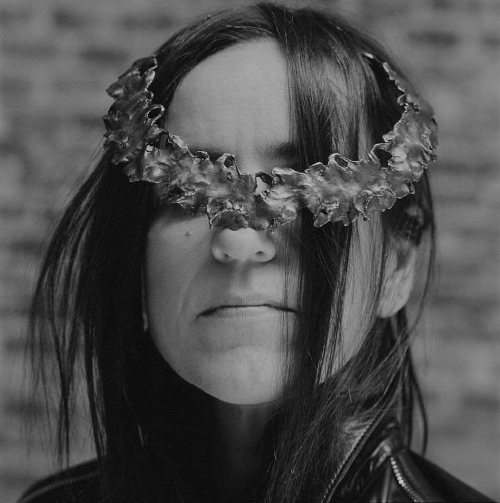 Chus Burés en colaboración con Miguel Barceló. Les Algues du mer. Collar, 2007. ©Alberto García Alix , 2015_Retrato de Helena Rivero