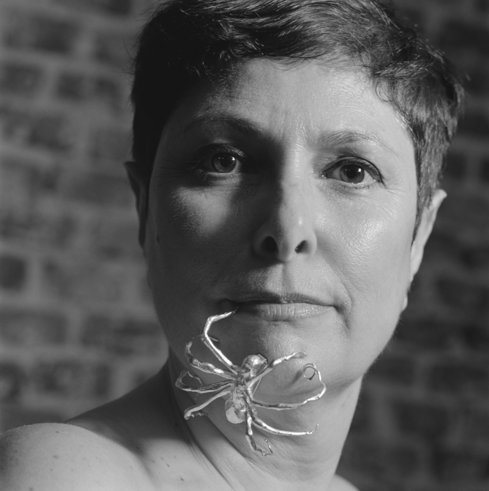 Chus Burés en colaboración con Louise Bourgeois. Araña. Broche, 2005. ©Alberto García Alix 2015_Retrato de Carlota Álvarez Basso